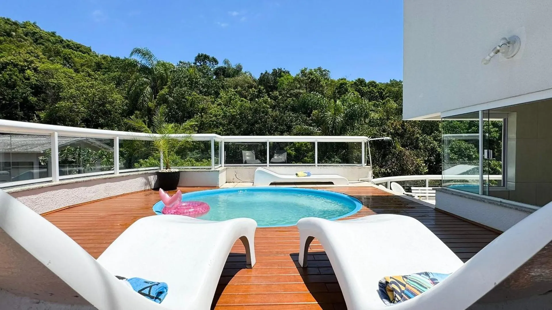 Daire Cobertura Com Piscina Na Praia De Bombas - Bom003 Bombinhas